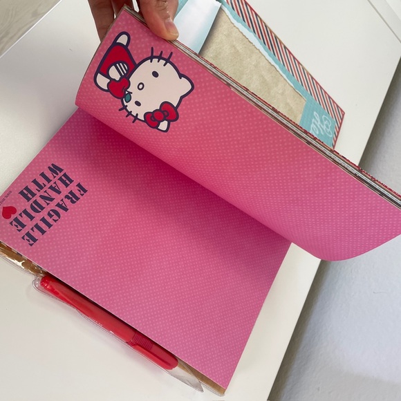 Sanrio HK Places I Like to Travel Journal - Picture 10 of 16